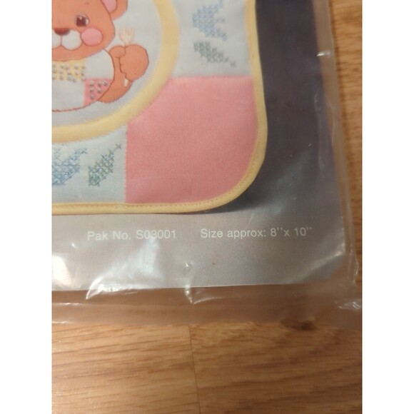 Bernat Stitchery Beary Hungry Baby Bib Screened Crosstitch Kit S03001 DMC Floss - Picture 6 of 7